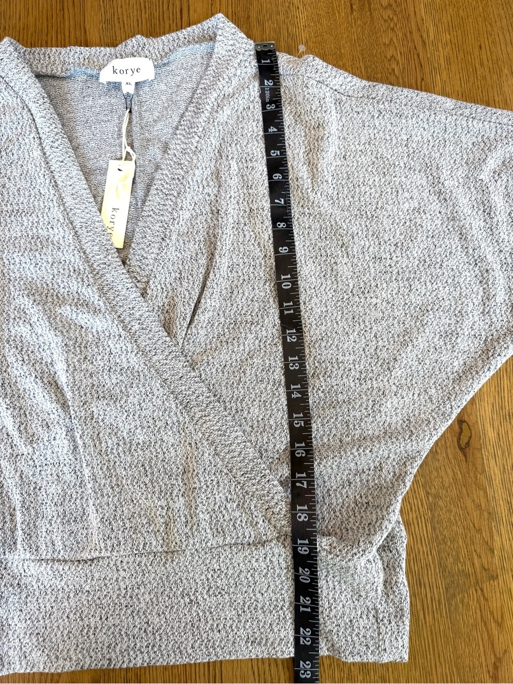 Korye Gray Wrap Sweater V-Neck Textured Knit Dolman Sleeve NWT XL - Picture 3 of 11